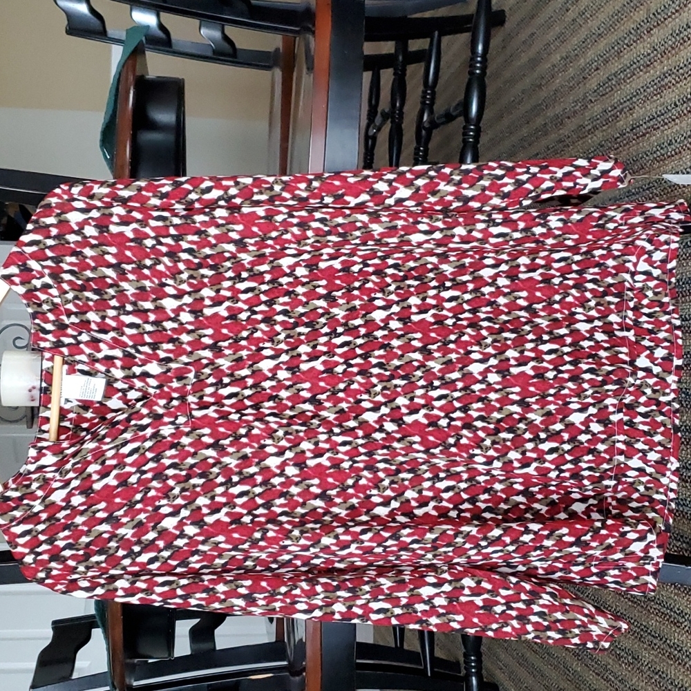 NWT and NEVER WORN Tanner, size 8/M red, black, cream and taupe blouse